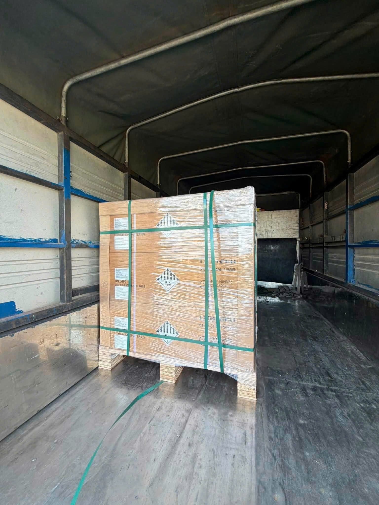 Cách vệ sinh tấm pin mặt trời đúng cách