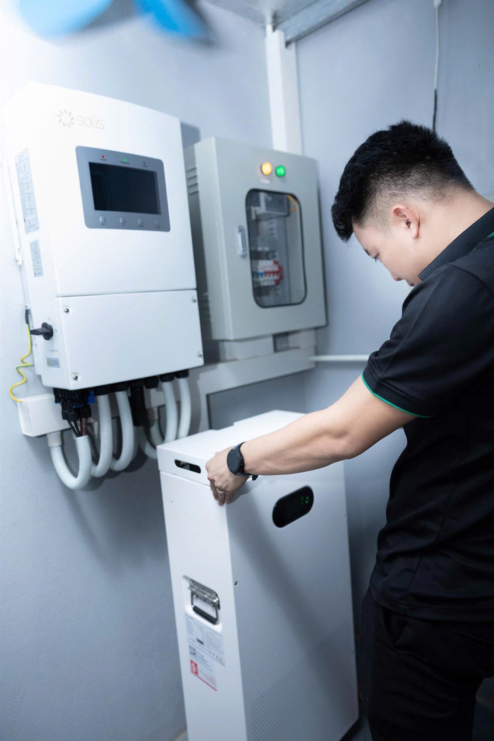 Pin lithium LiFePO4 cho điện mặt trời: an toàn và tuổi thọ